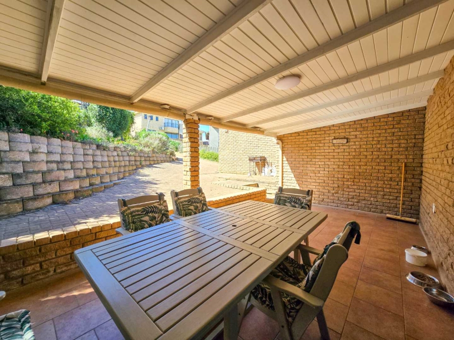 2 Bedroom Property for Sale in Stilbaai Wes Western Cape